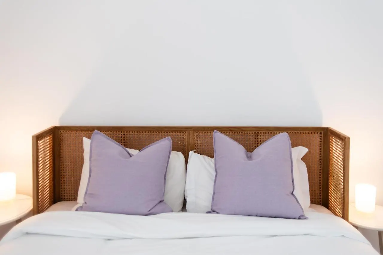 Amaro II - Sleek 2 Bedroom Apartment In Alcantara Lisboa Portugal