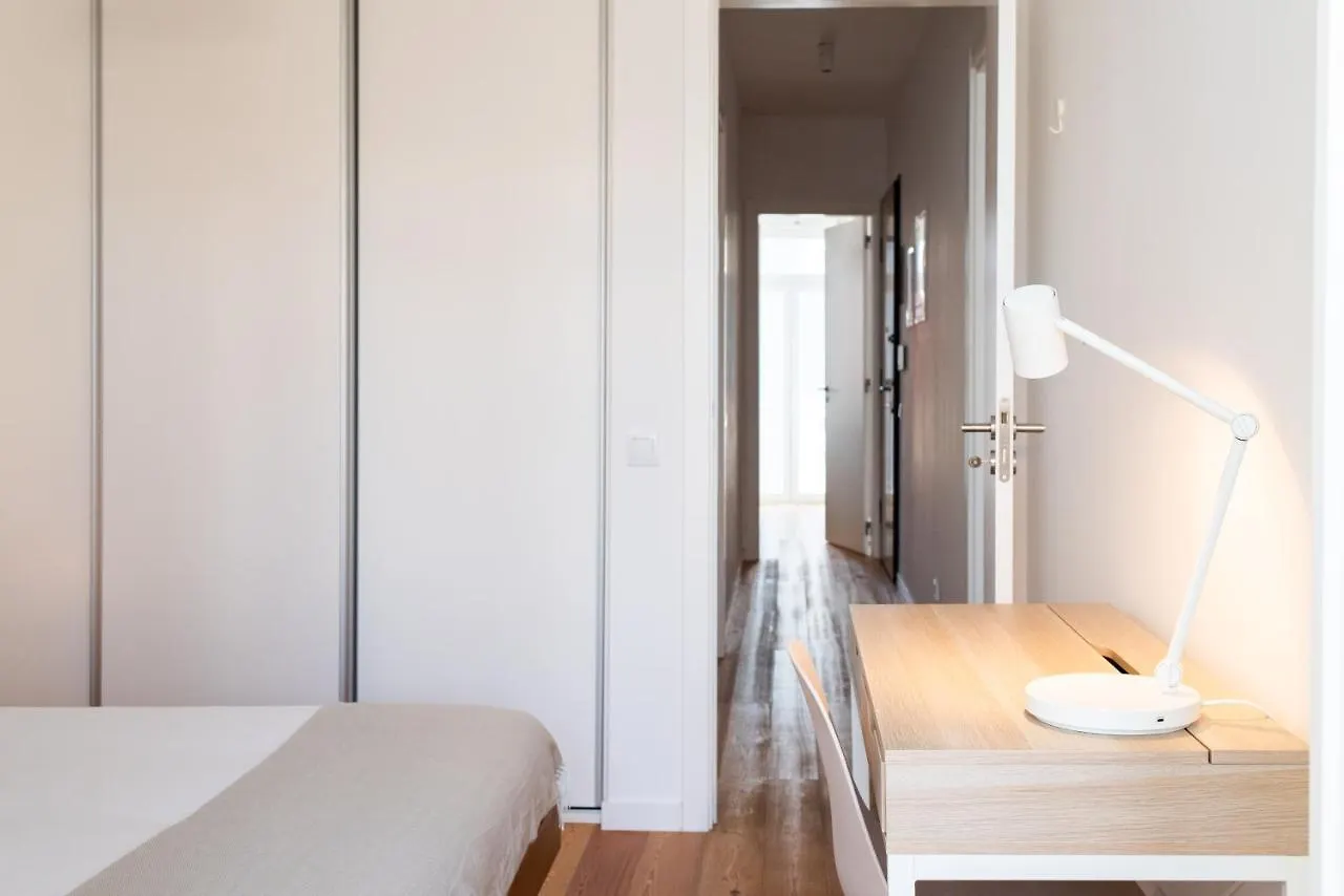 Amaro II - Sleek 2 Bedroom Apartment In Alcantara Lisboa