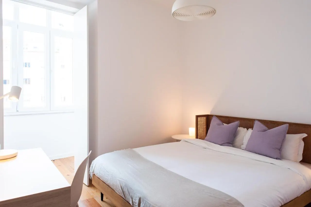 Amaro II - Sleek 2 Bedroom Apartment In Alcantara Lisboa 0*,